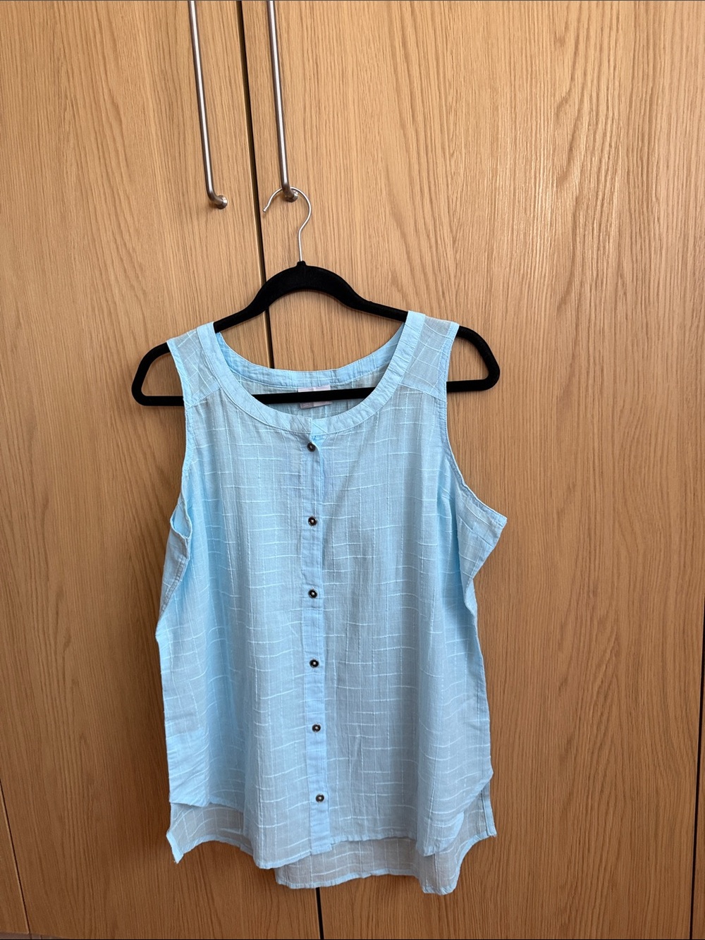 Columbia 100% Cotton Light Blue Sleeveless Button-Front Camisole